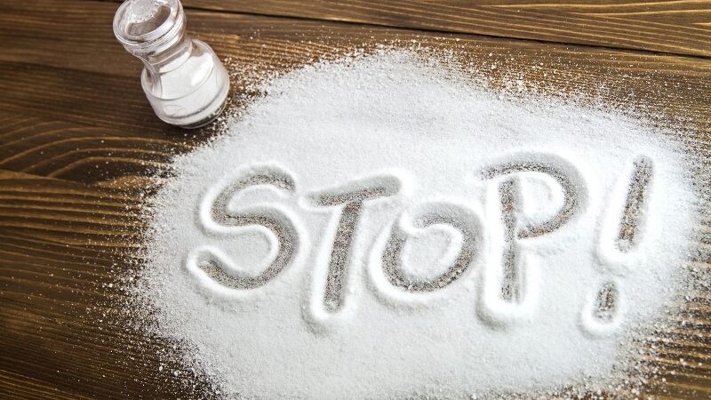 Dieta ricca di sale, quali sono i rischi?
