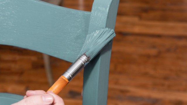 Dipingere i mobili in legno: come scegliere la pittura giusta